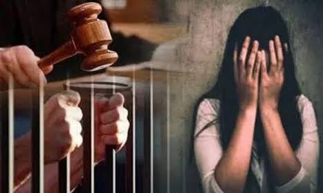 पुलिसकर्मी पर नाबालिग ने लगाया बलात्कार करने का आरोप, पीड़िता पहुंची थाना